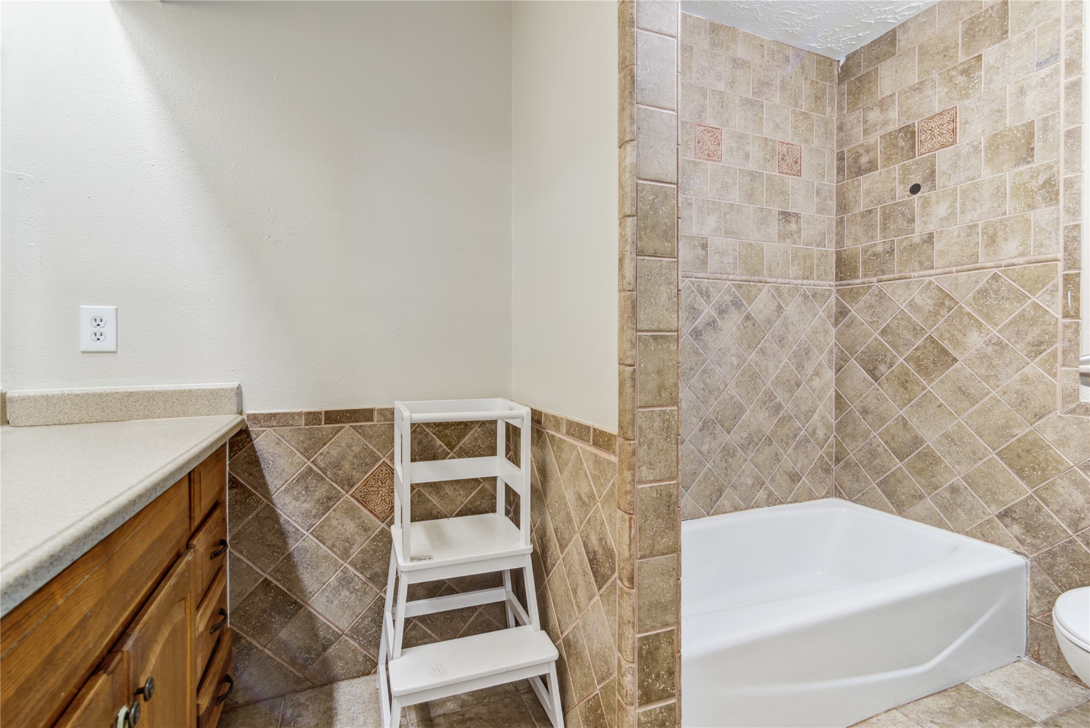 9734 Barmont Drive , La Porte, TX, 77571 | 51208849 | Realty Texas LLC