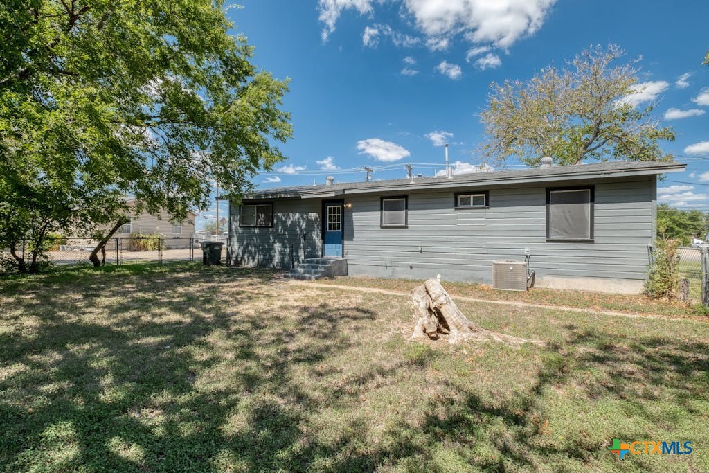 102 E Robertson Avenue , Copperas Cove, TX, 76522 | 555598 | Realty Texas LLC