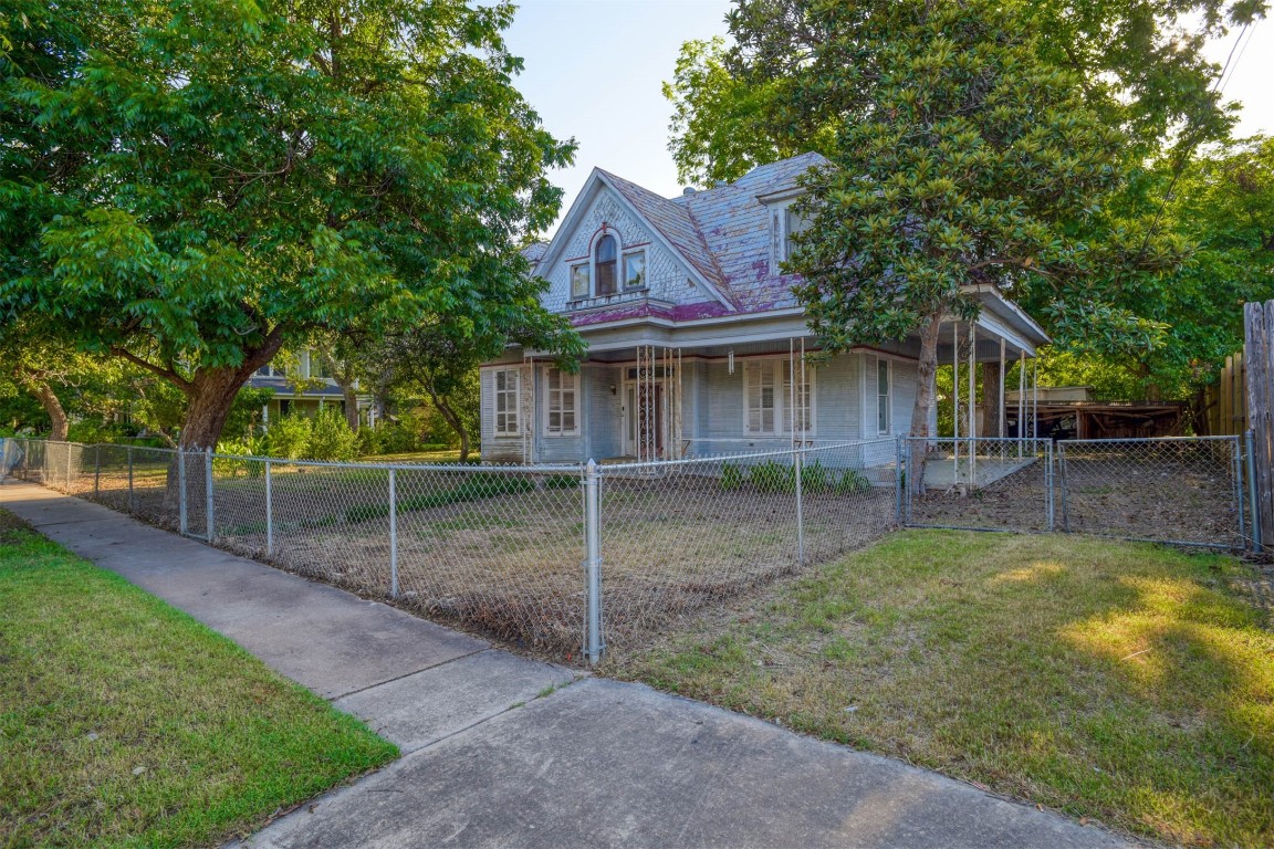 1005 Pecan Street , Bastrop, TX, 78602 | 3077660 | Realty Texas LLC