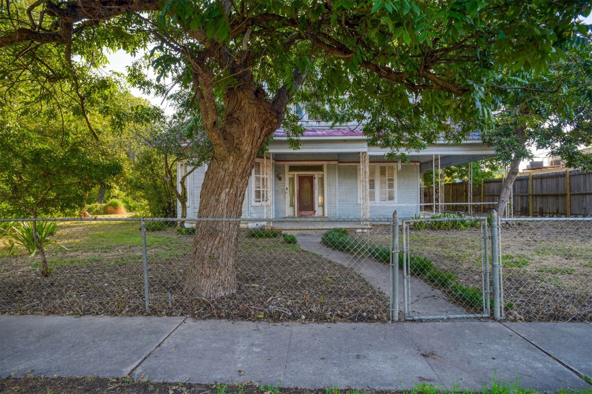 1005 Pecan Street , Bastrop, TX, 78602 | 3077660 | Realty Texas LLC