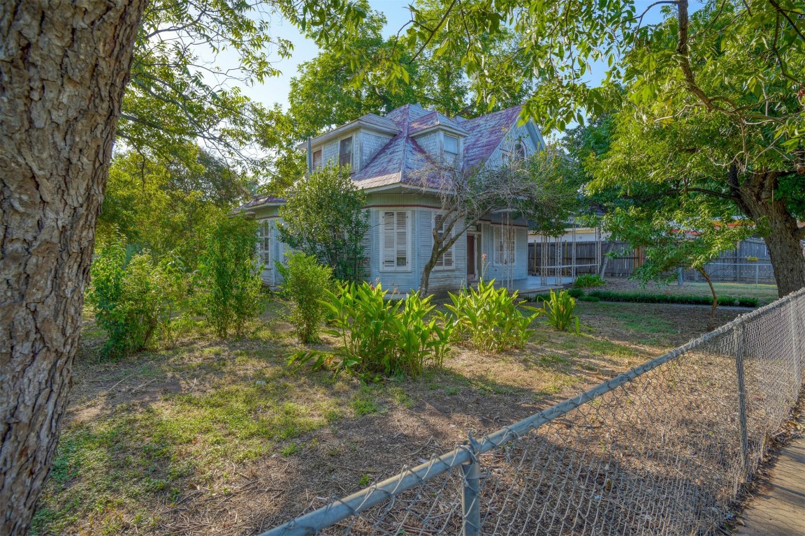 1005 Pecan Street , Bastrop, TX, 78602 | 3077660 | Realty Texas LLC