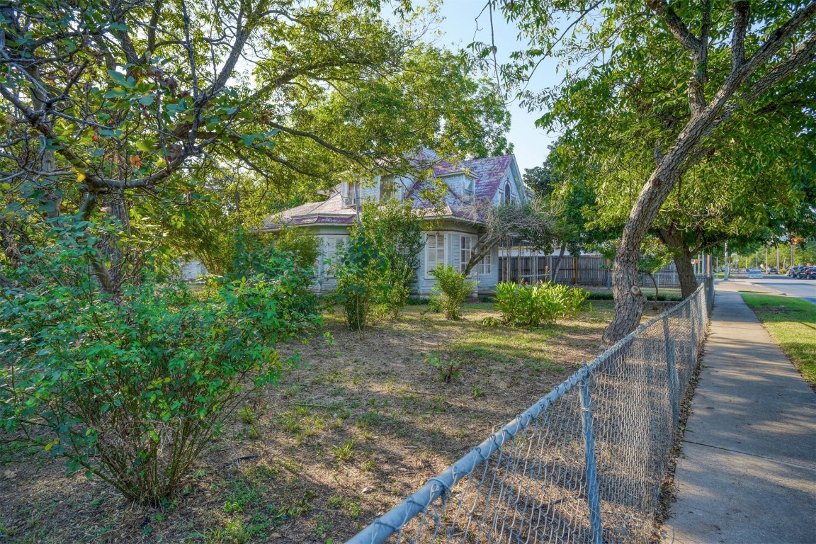 1005 Pecan Street , Bastrop, TX, 78602 | 3077660 | Realty Texas LLC