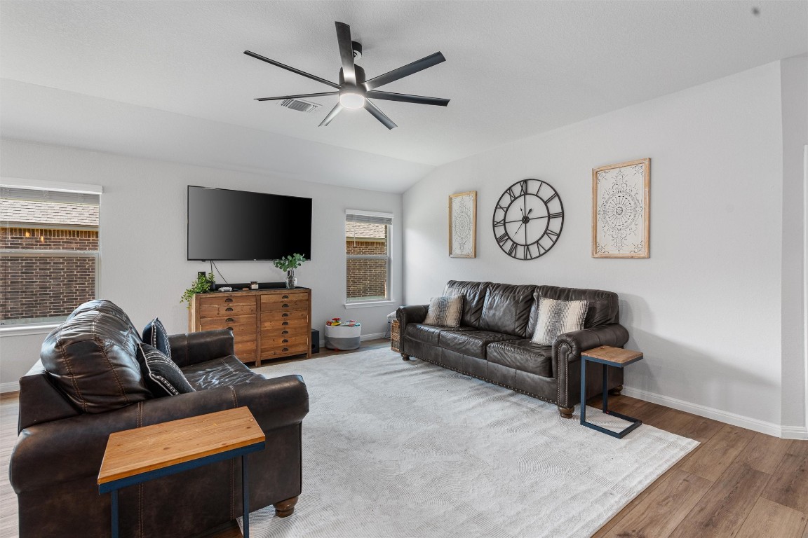 125 Cinnamon Loop , Burnet, TX, 78611 | 7173271 | Realty Texas LLC