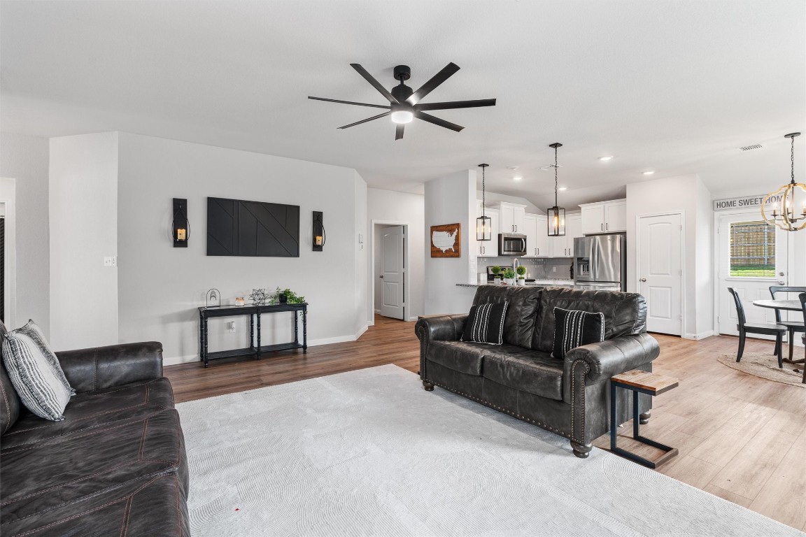 125 Cinnamon Loop , Burnet, TX, 78611 | 7173271 | Realty Texas LLC