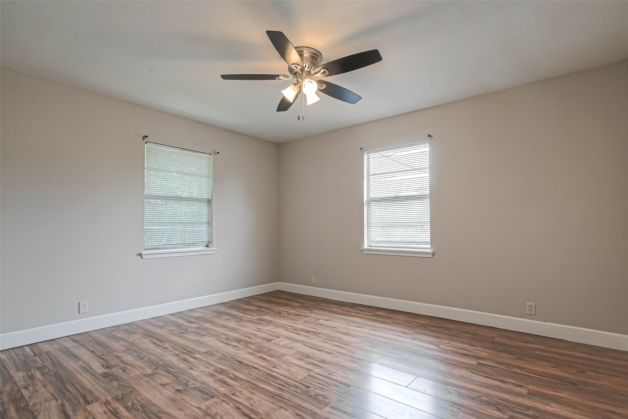 8430 Roundrock Drive 8 , Houston, TX, 77049 | 31958091 | Realty Texas LLC