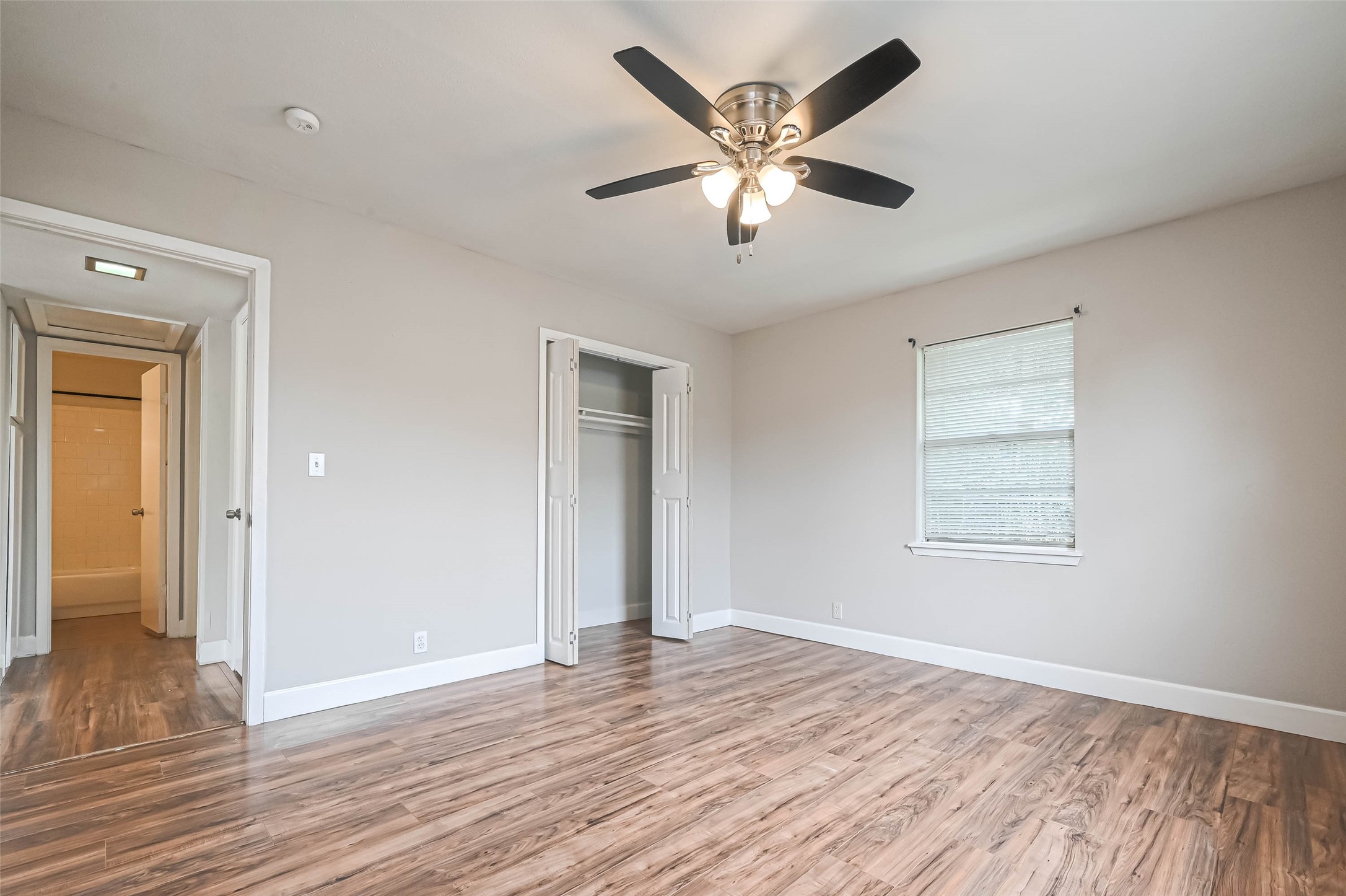 8430 Roundrock Drive 8 , Houston, TX, 77049 | 31958091 | Realty Texas LLC