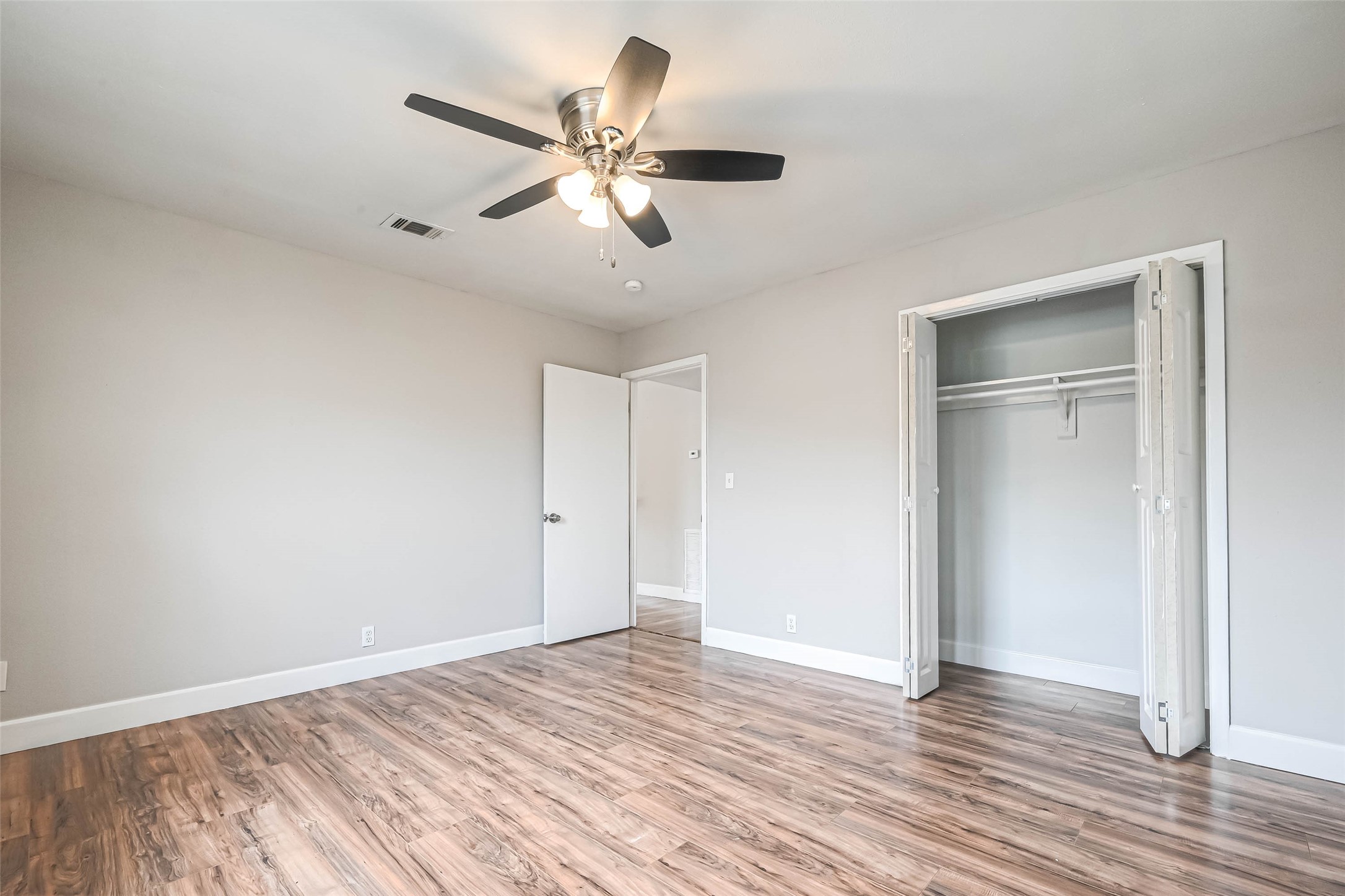 8430 Roundrock Drive 8 , Houston, TX, 77049 | 31958091 | Realty Texas LLC