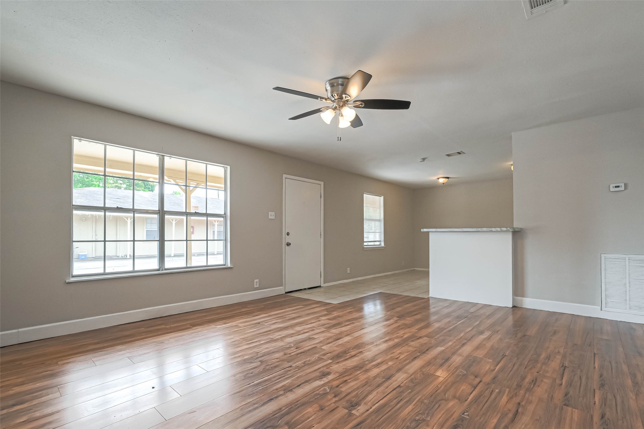 8430 Roundrock Drive 8 , Houston, TX, 77049 | 31958091 | Realty Texas LLC