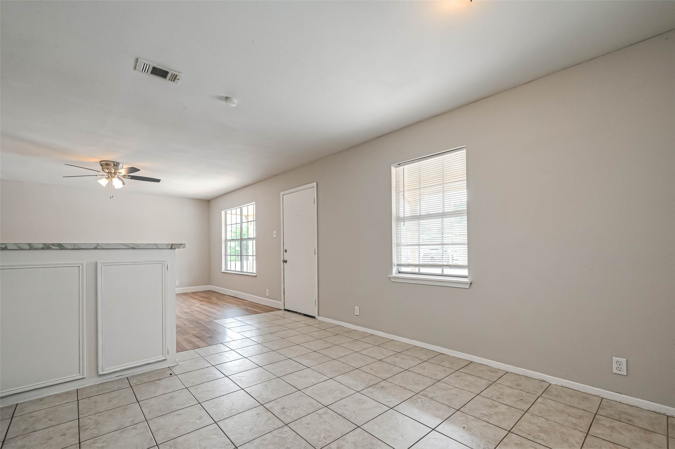 8430 Roundrock Drive 8 , Houston, TX, 77049 | 31958091 | Realty Texas LLC