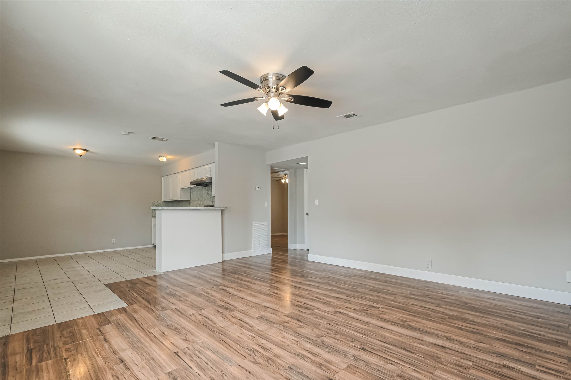 8430 Roundrock Drive 8 , Houston, TX, 77049 | 31958091 | Realty Texas LLC