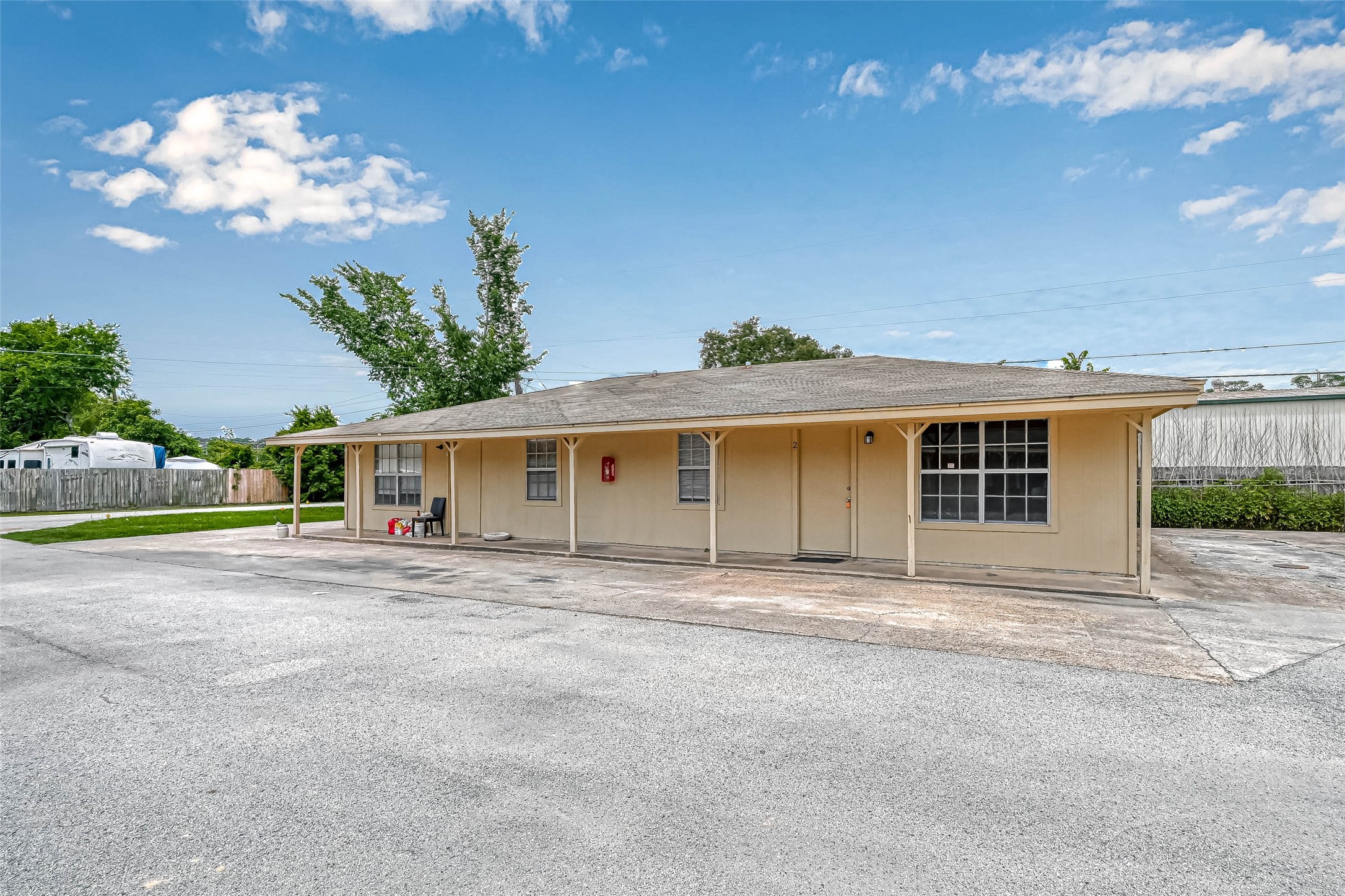 8430 Roundrock Drive 8 , Houston, TX, 77049 | 31958091 | Realty Texas LLC