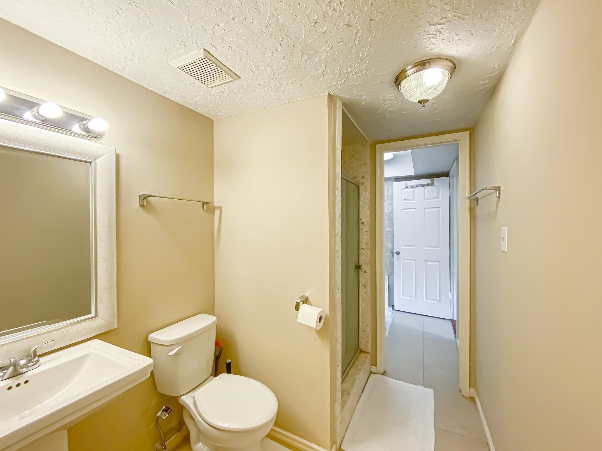 10718 Boardwalk Street , Houston, TX, 77042 | 82459505 | Realty Texas LLC