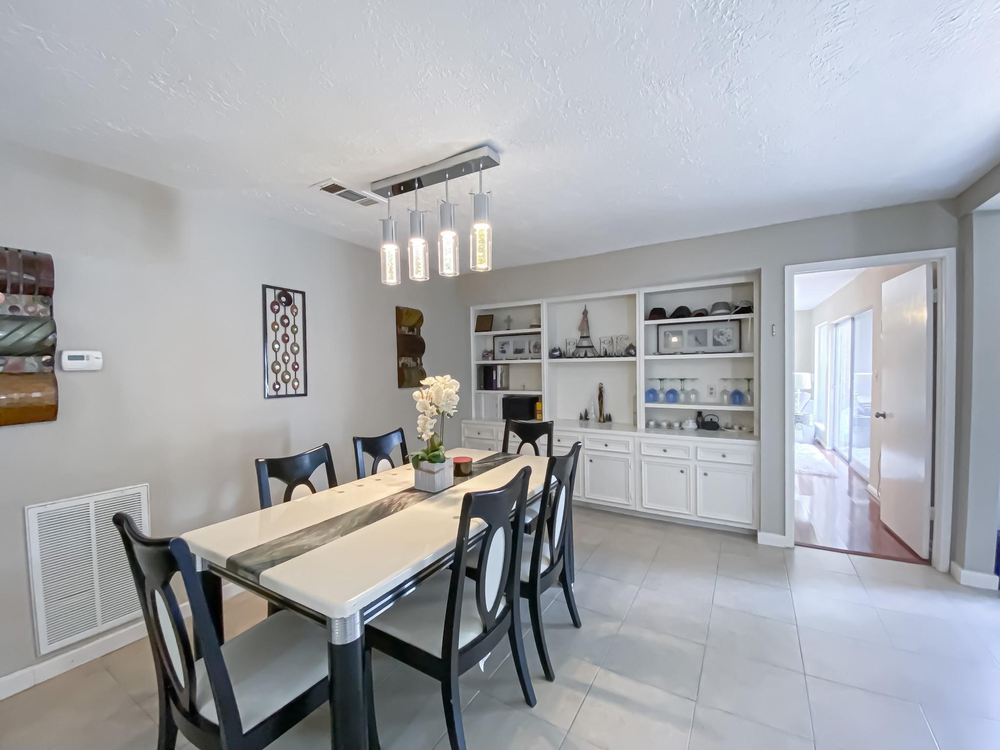 10718 Boardwalk Street , Houston, TX, 77042 | 82459505 | Realty Texas LLC