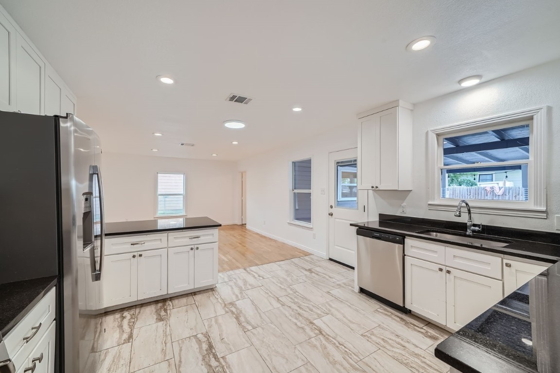 702 Otis Street , Taylor, TX, 76574 | 7438624 | Realty Texas LLC