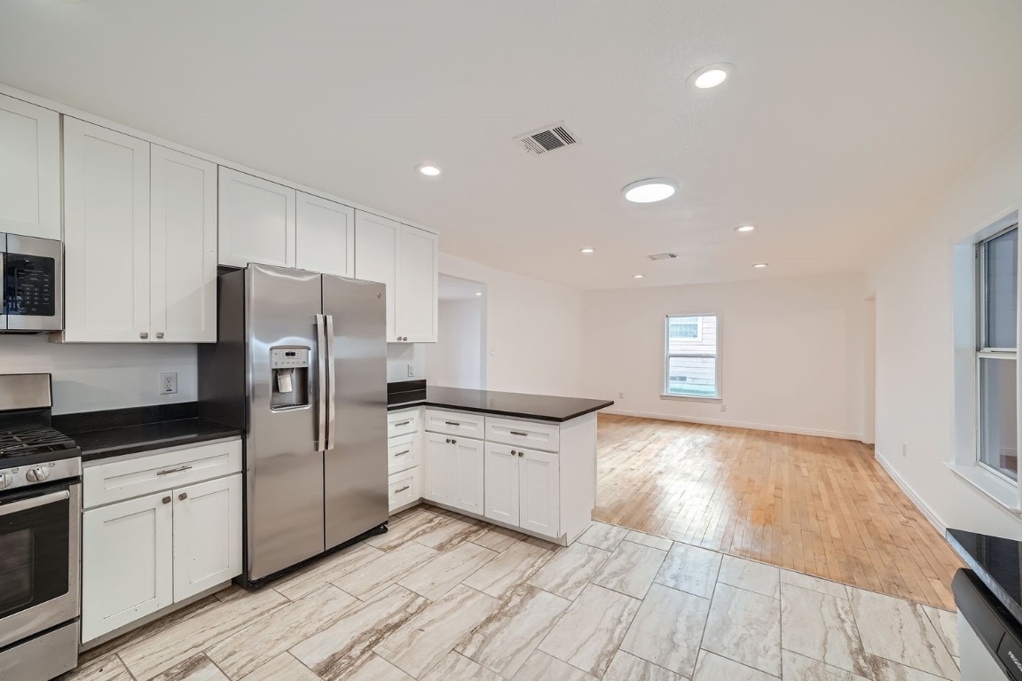 702 Otis Street , Taylor, TX, 76574 | 7438624 | Realty Texas LLC
