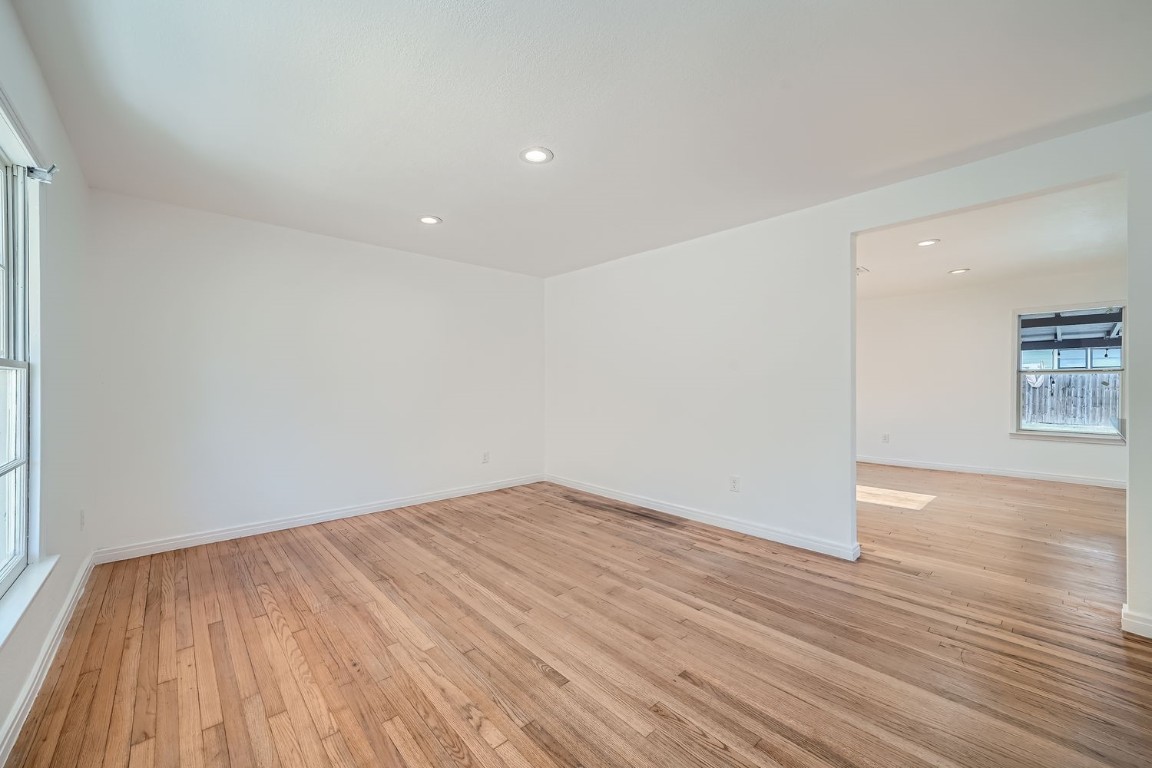 702 Otis Street , Taylor, TX, 76574 | 7438624 | Realty Texas LLC