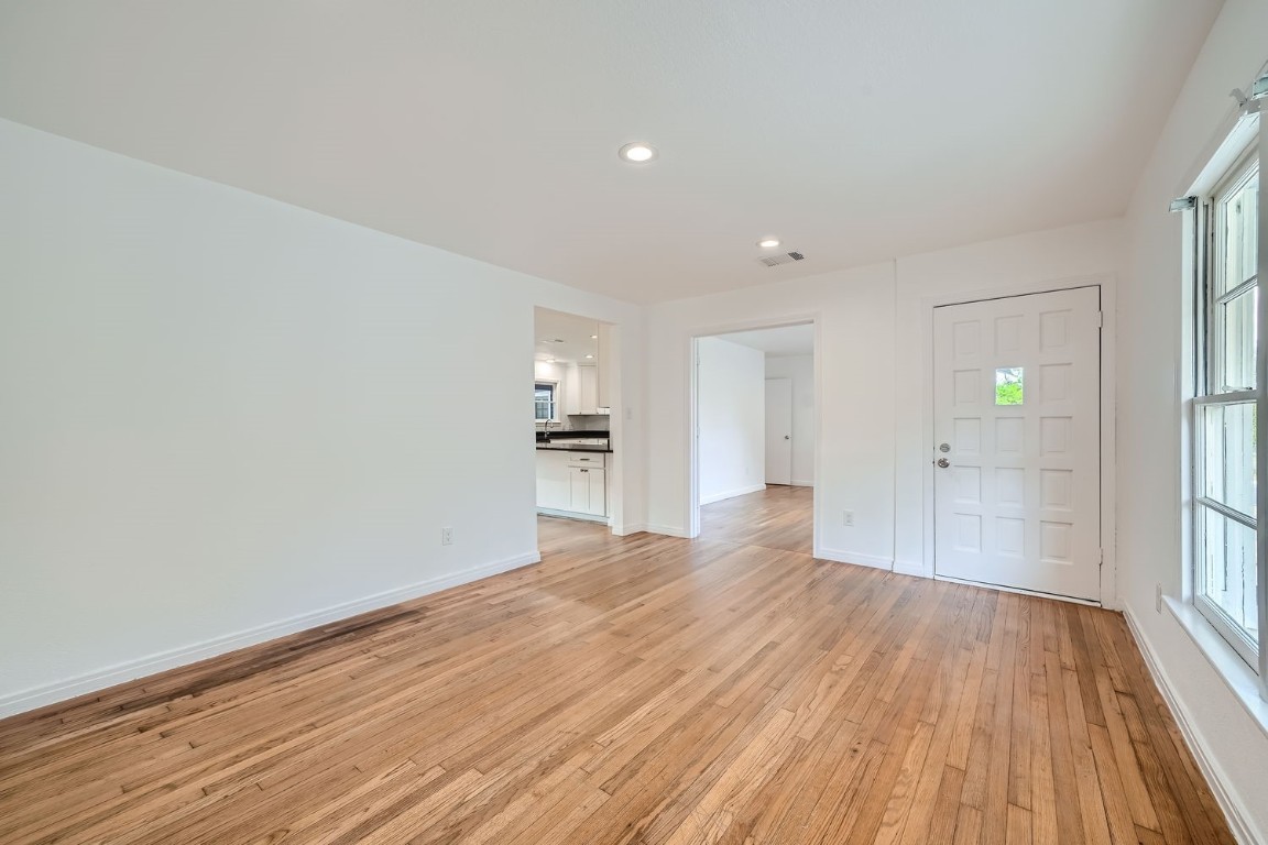 702 Otis Street , Taylor, TX, 76574 | 7438624 | Realty Texas LLC