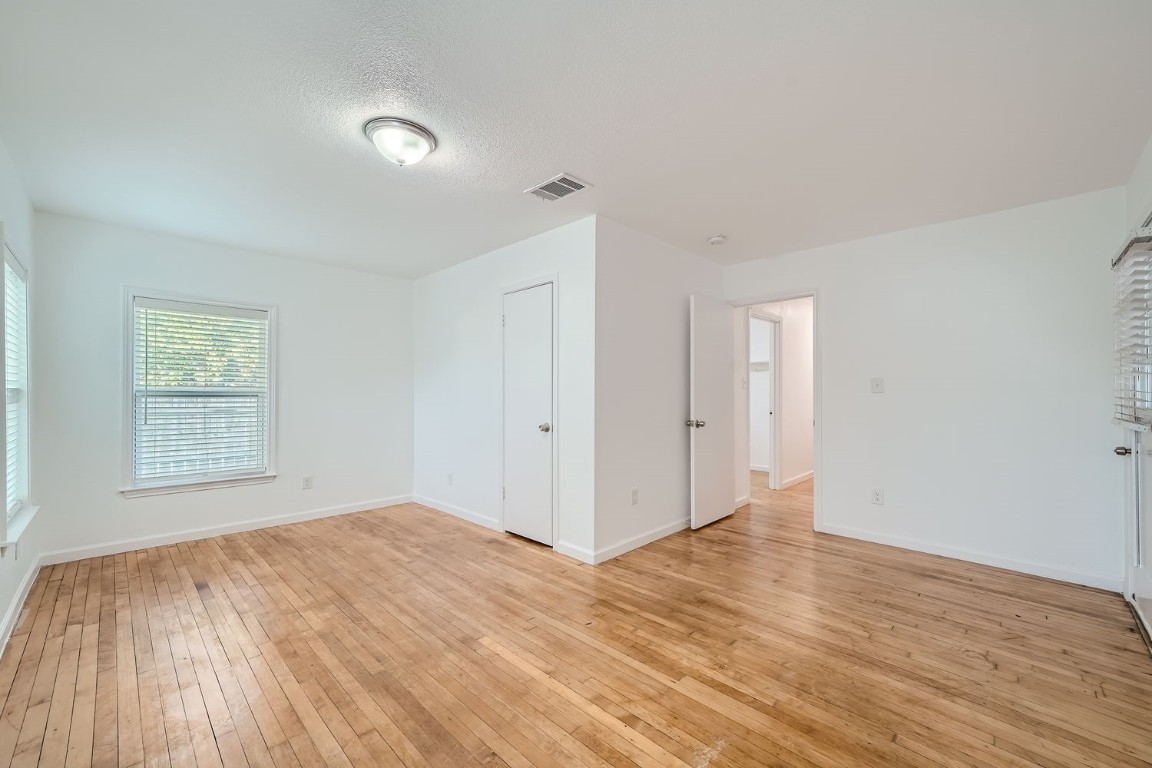 702 Otis Street , Taylor, TX, 76574 | 7438624 | Realty Texas LLC