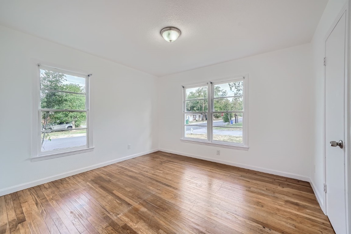 702 Otis Street , Taylor, TX, 76574 | 7438624 | Realty Texas LLC