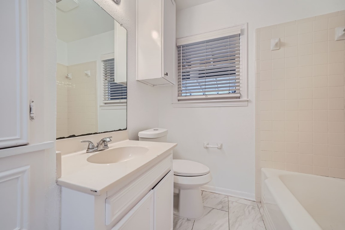 702 Otis Street , Taylor, TX, 76574 | 7438624 | Realty Texas LLC