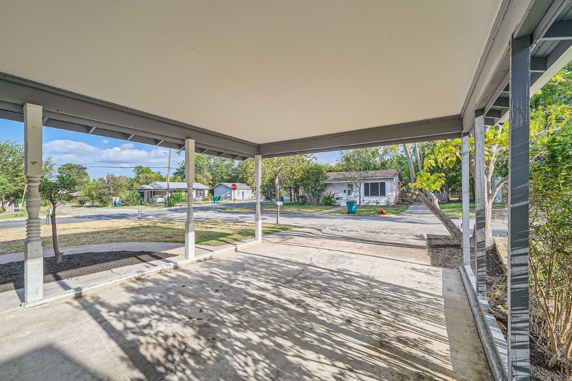 702 Otis Street , Taylor, TX, 76574 | 7438624 | Realty Texas LLC