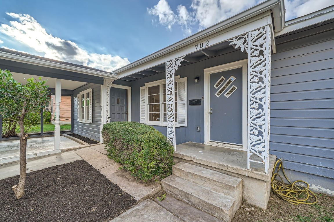 702 Otis Street , Taylor, TX, 76574 | 7438624 | Realty Texas LLC