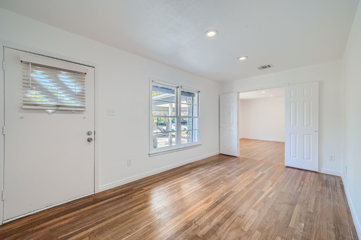 702 Otis Street , Taylor, TX, 76574 | 7438624 | Realty Texas LLC