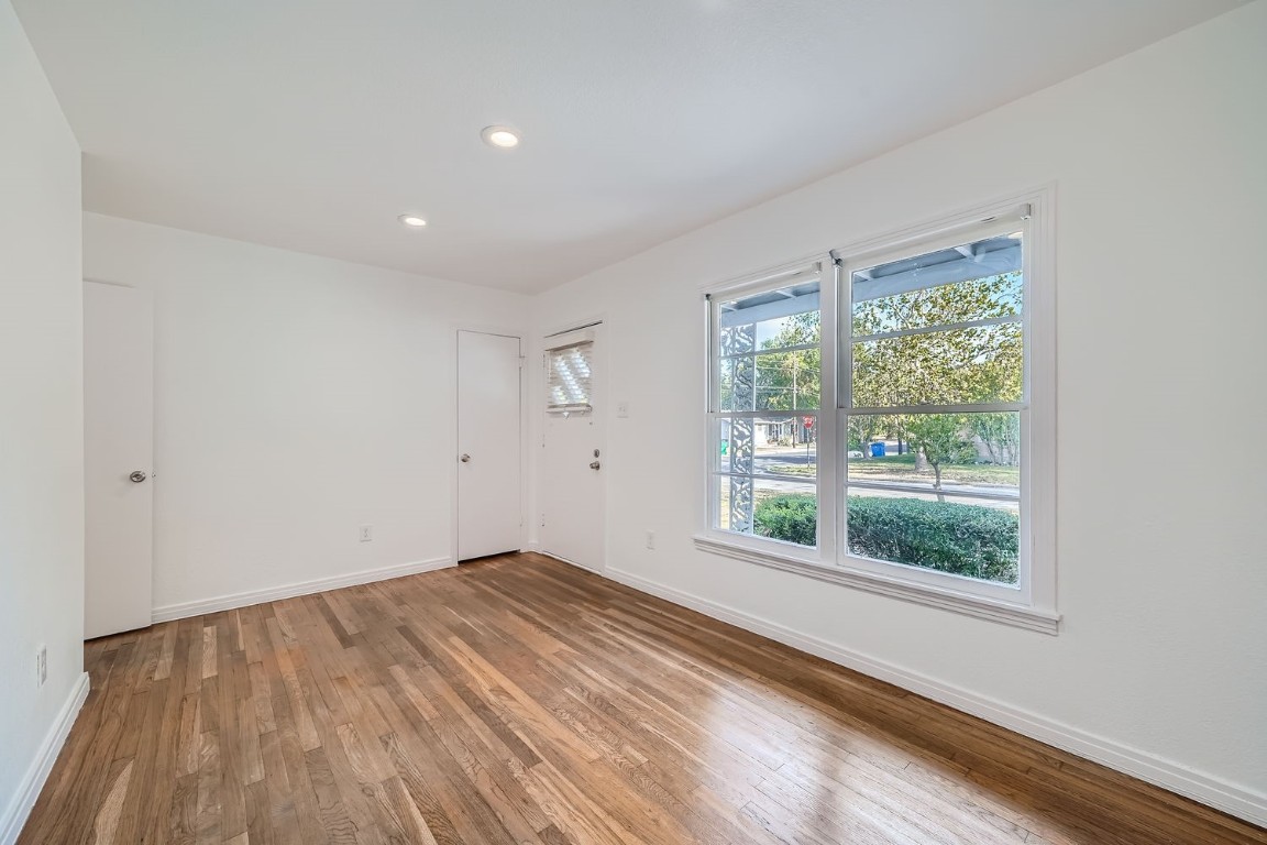 702 Otis Street , Taylor, TX, 76574 | 7438624 | Realty Texas LLC