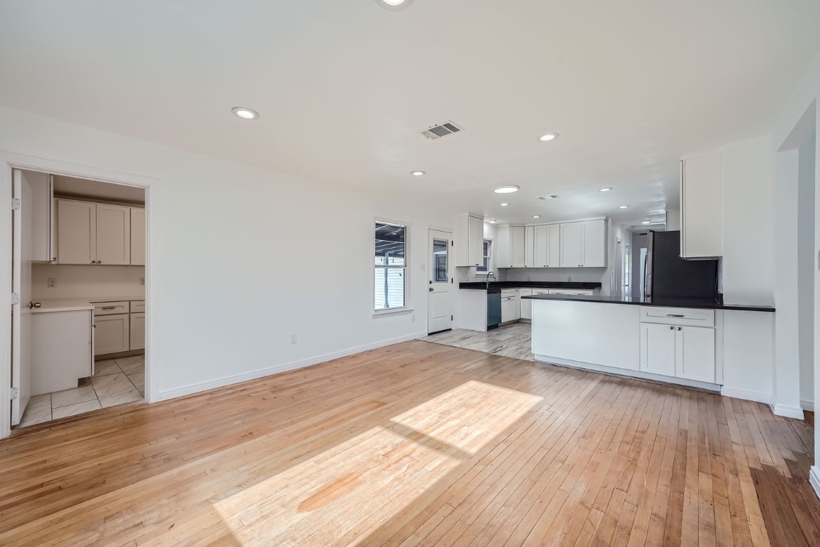 702 Otis Street , Taylor, TX, 76574 | 7438624 | Realty Texas LLC