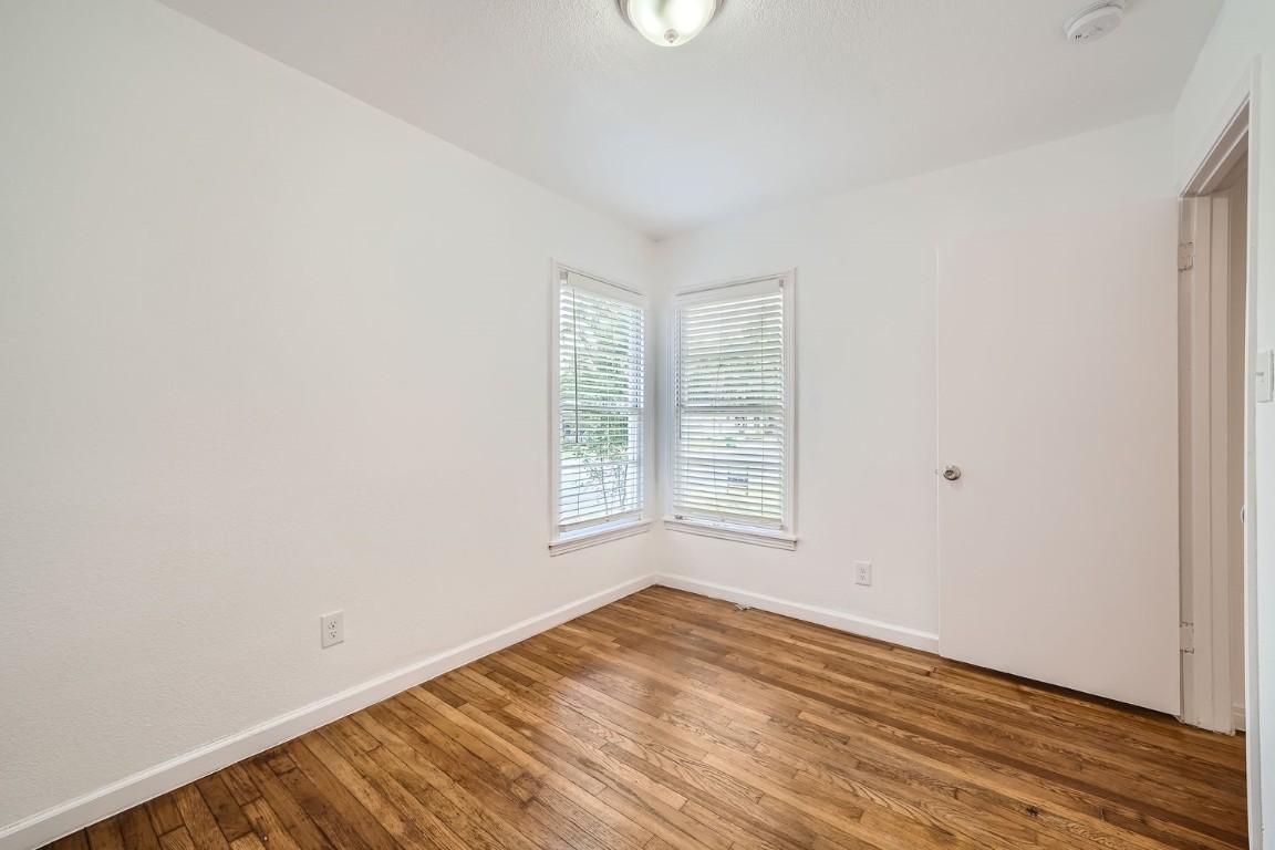 702 Otis Street , Taylor, TX, 76574 | 7438624 | Realty Texas LLC