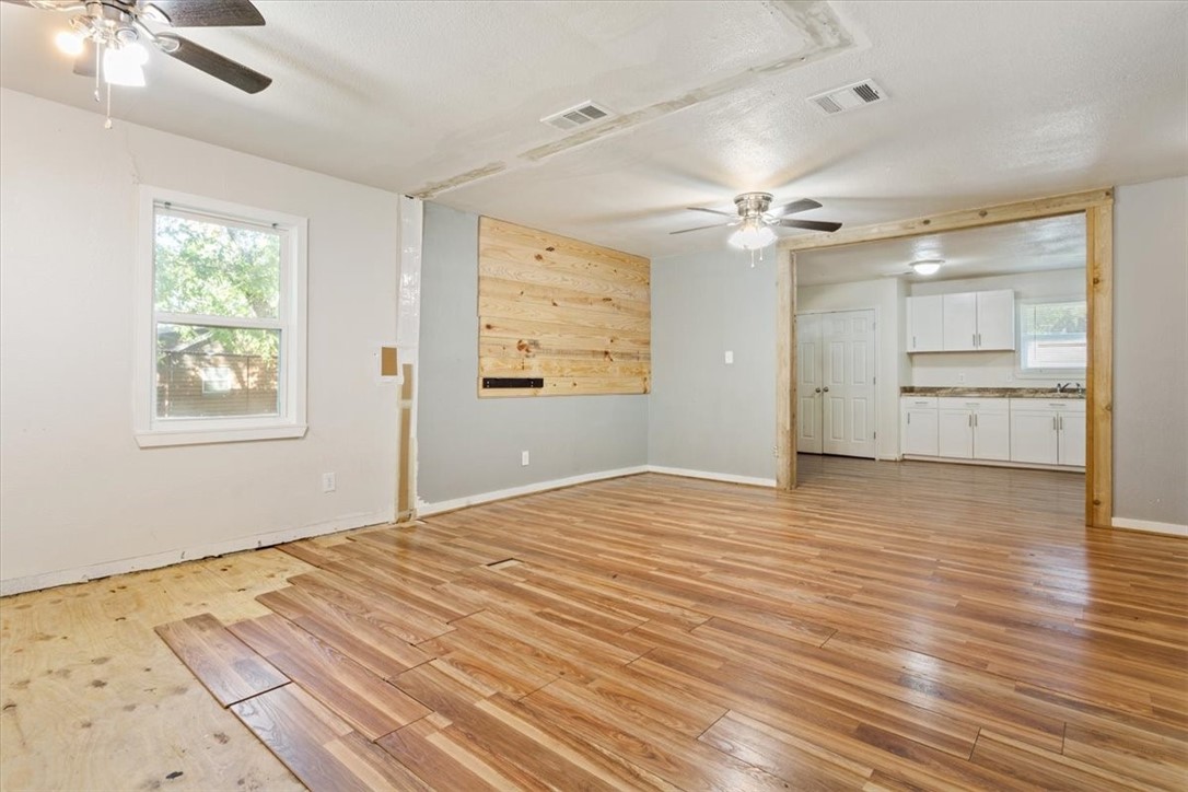 104 Austin Street , Gatesville, TX, 76528 | 225822 | Realty Texas LLC