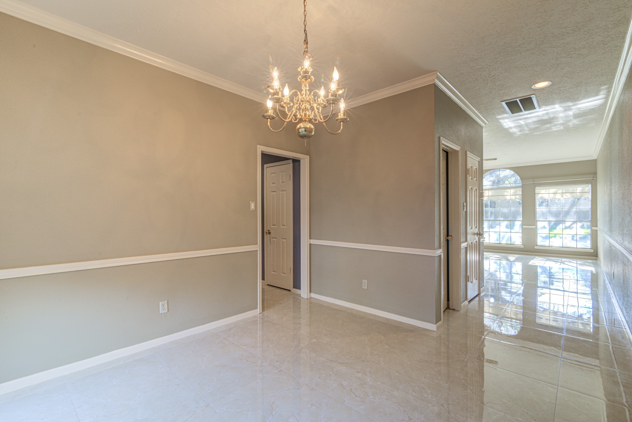 2261 Broadlawn Drive , Houston, TX, 77058 | 8977893 | Realty Texas LLC