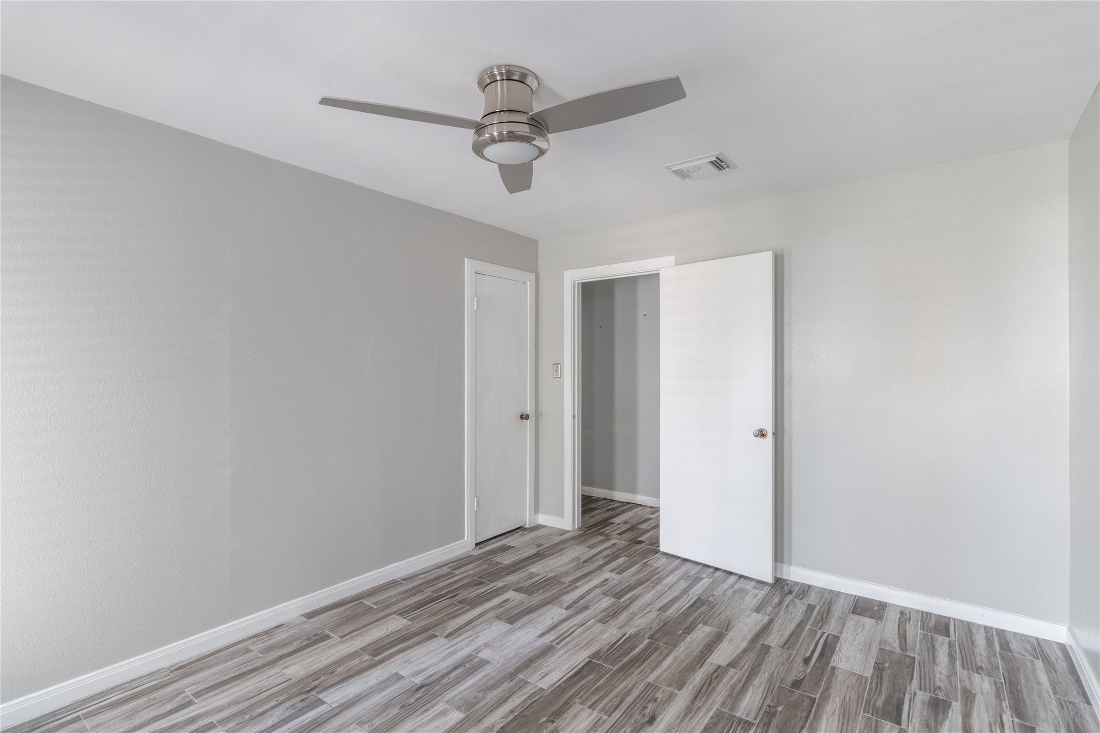 8009 College Avenue , Texas City, TX, 77591 | 10609760 | Realty Texas LLC