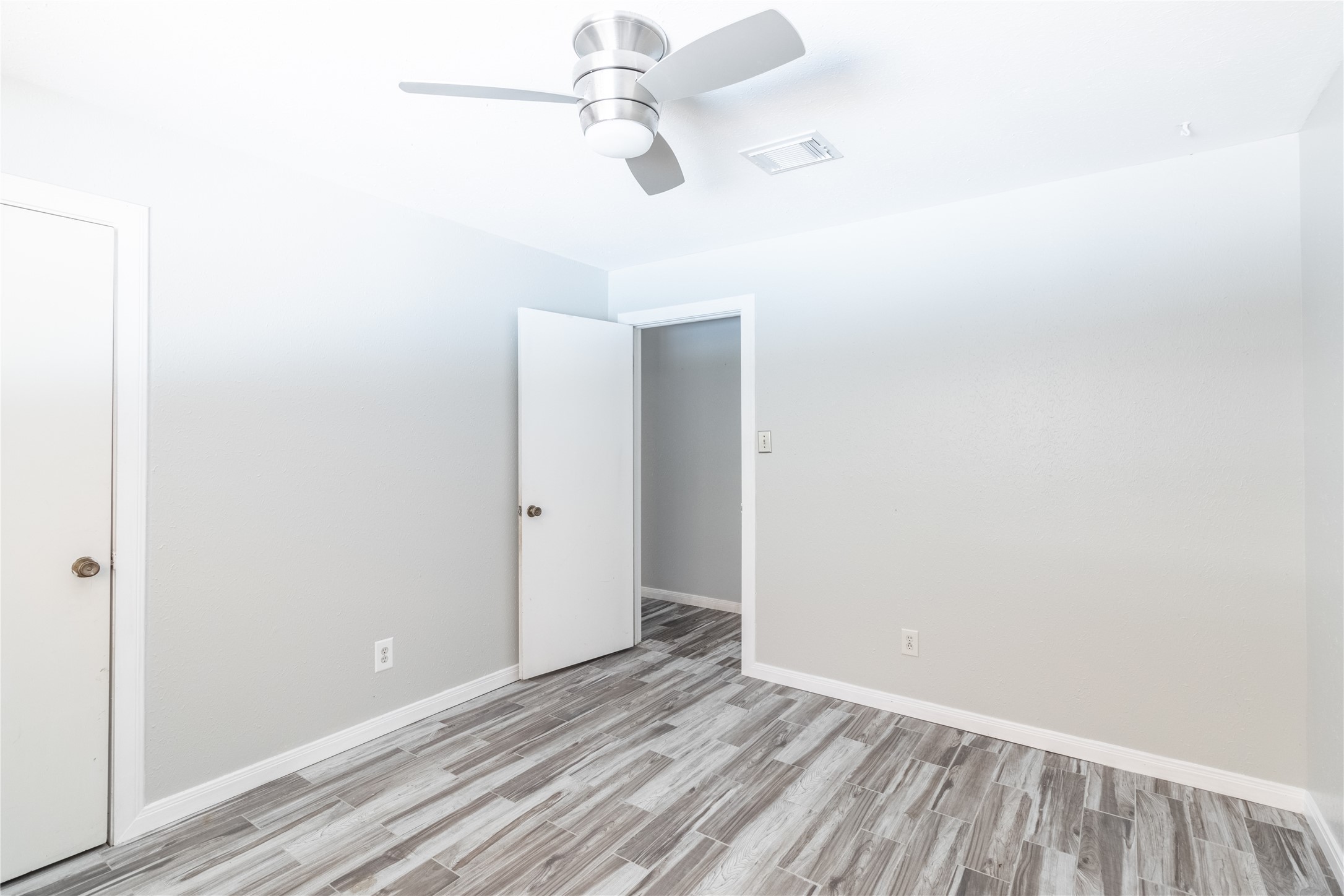 8009 College Avenue , Texas City, TX, 77591 | 10609760 | Realty Texas LLC