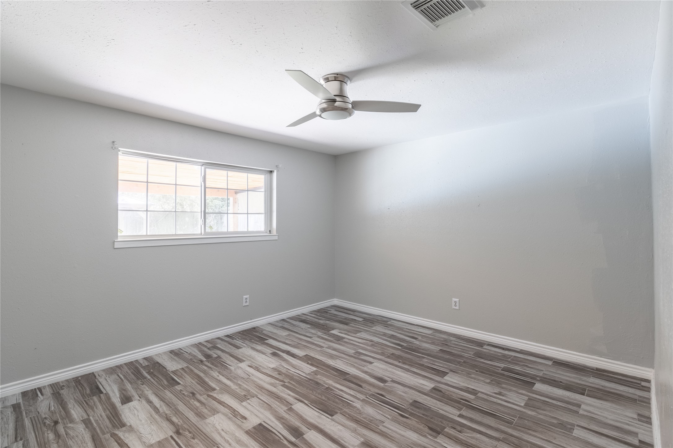 8009 College Avenue , Texas City, TX, 77591 | 10609760 | Realty Texas LLC