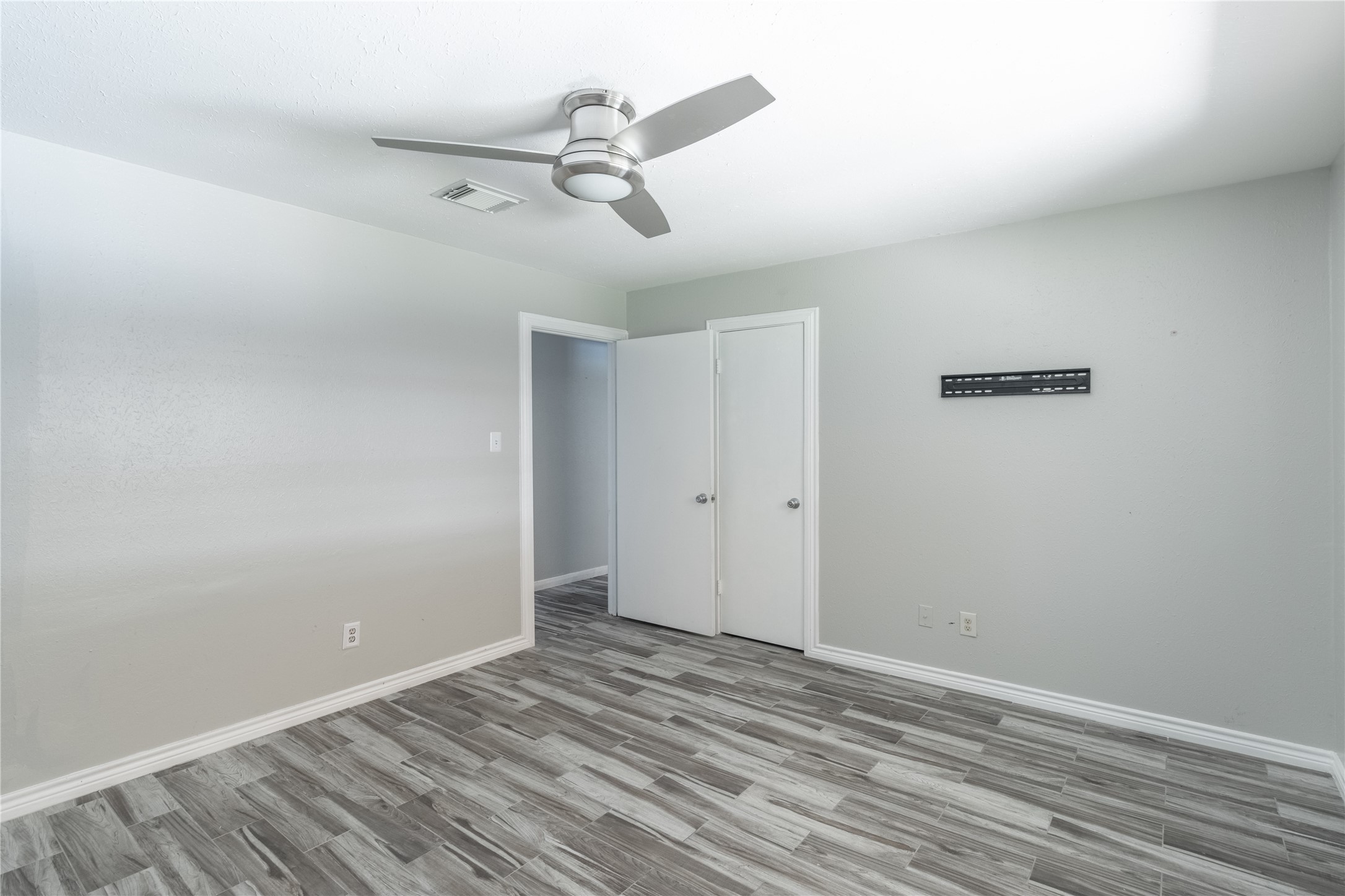 8009 College Avenue , Texas City, TX, 77591 | 10609760 | Realty Texas LLC