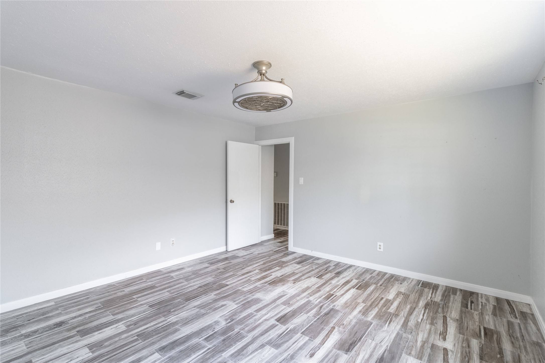 8009 College Avenue , Texas City, TX, 77591 | 10609760 | Realty Texas LLC