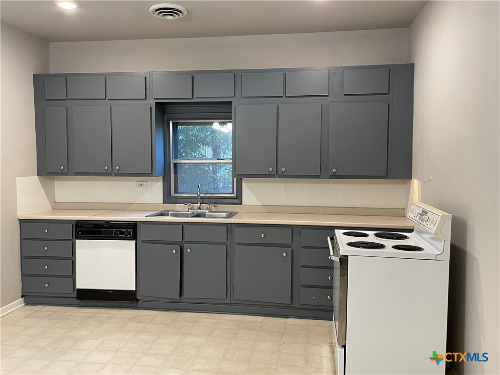 912 S 17th Street , Temple, TX, 76504 | 558907 | Realty Texas LLC