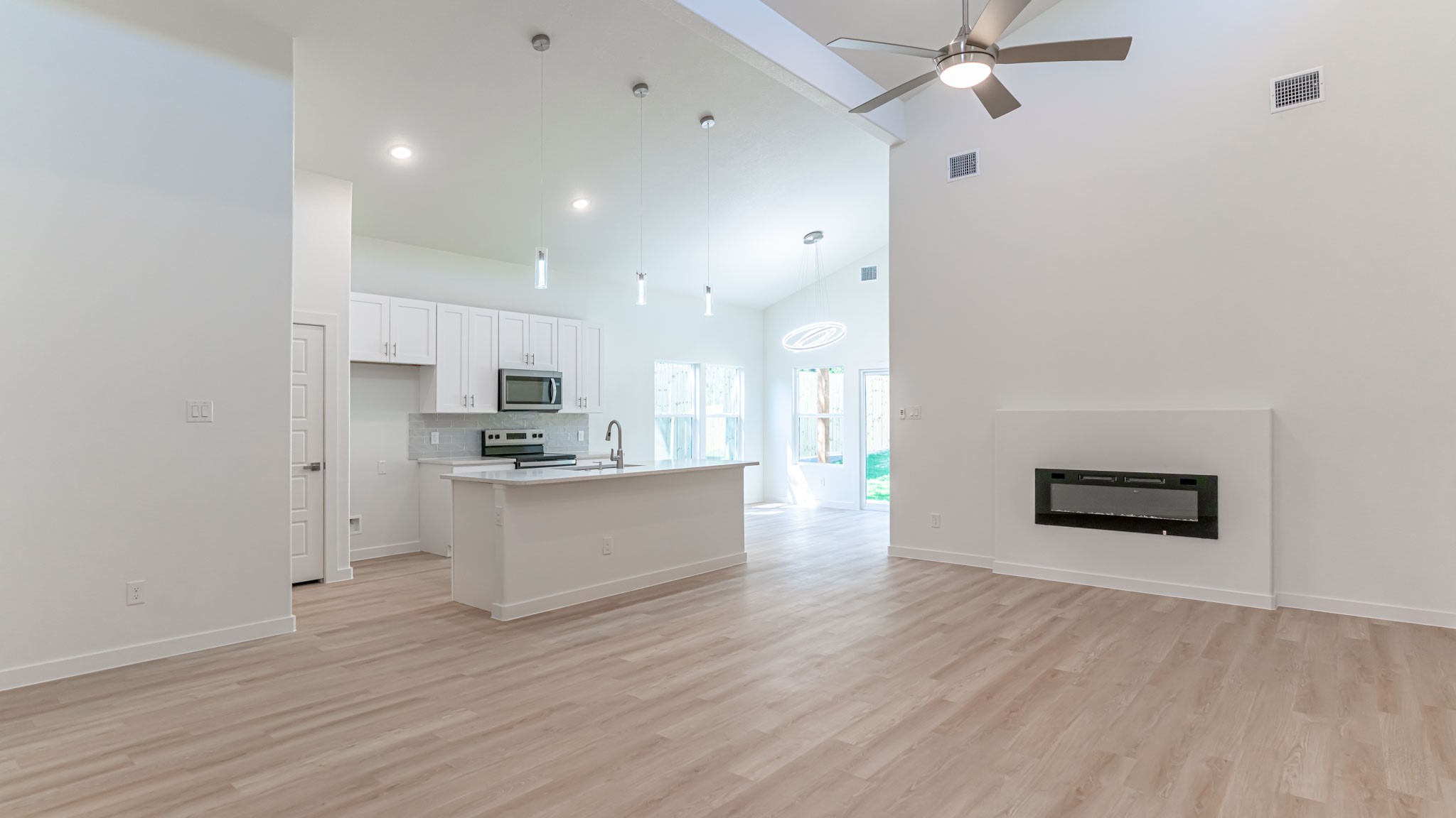 904 Arkansas River Drive , Granbury, TX, 76048 | 20747102 | Realty Texas LLC
