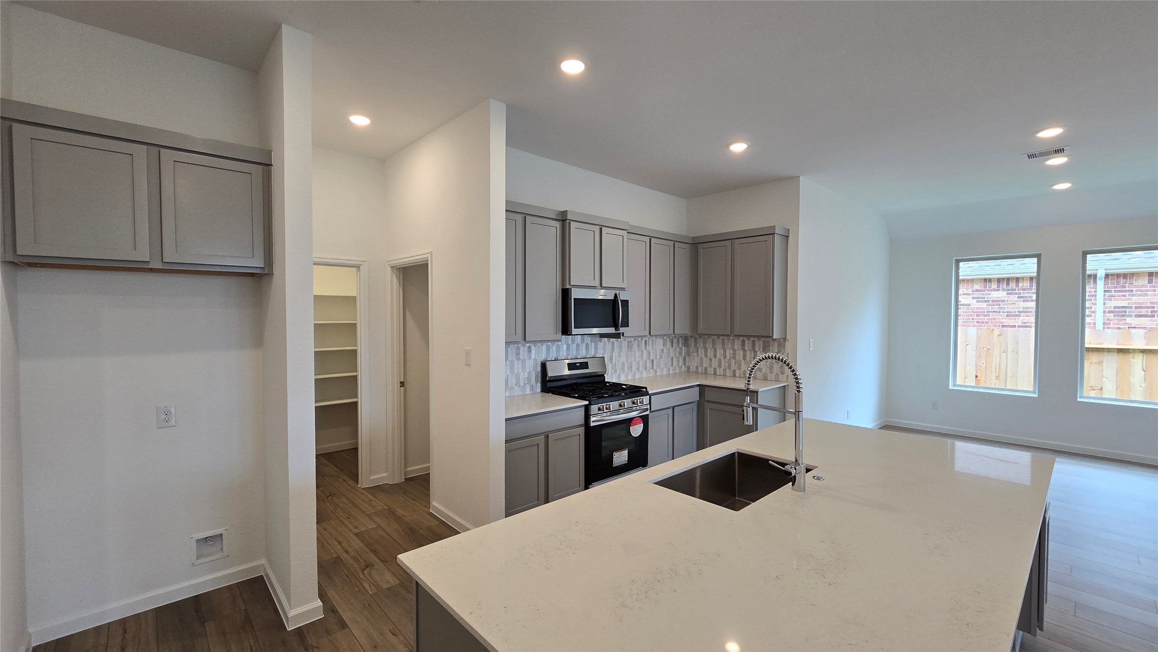 2111 Toyhill Falls Lane , League City, TX, 77573 | 95317189 | Realty Texas LLC