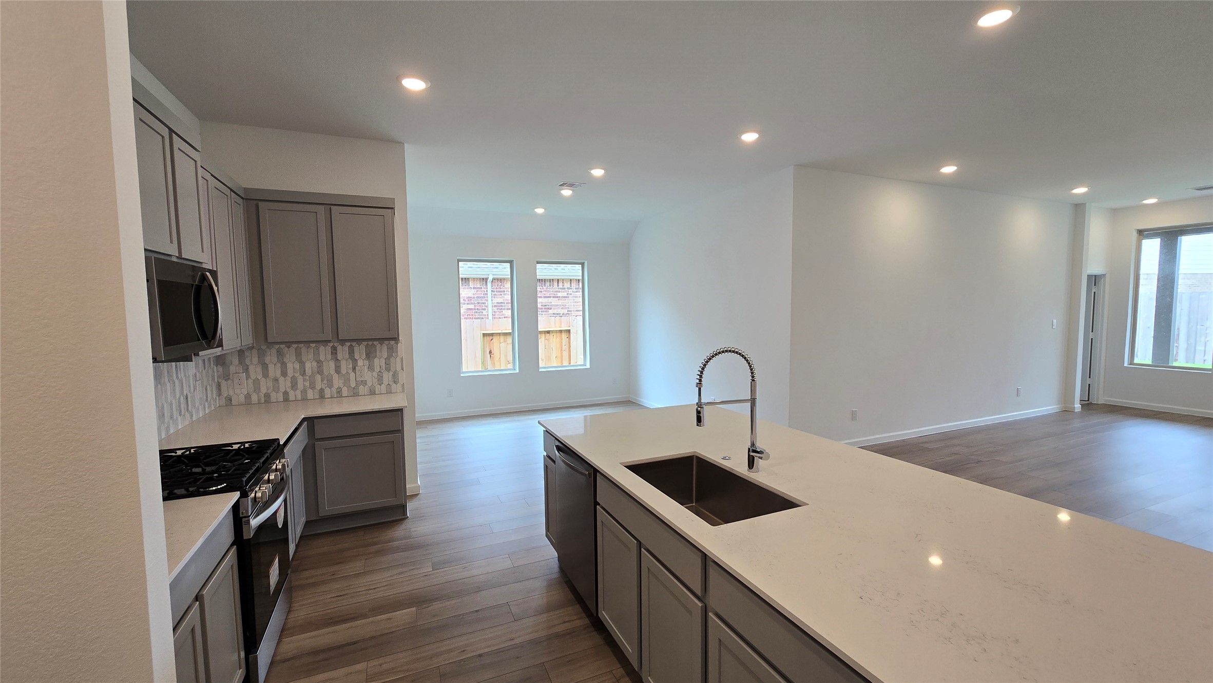 2111 Toyhill Falls Lane , League City, TX, 77573 | 95317189 | Realty Texas LLC