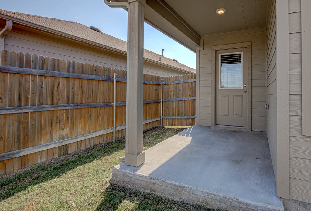 303 Euclid Lane , Uhland, TX, 78640 | 7856903 | Realty Texas LLC