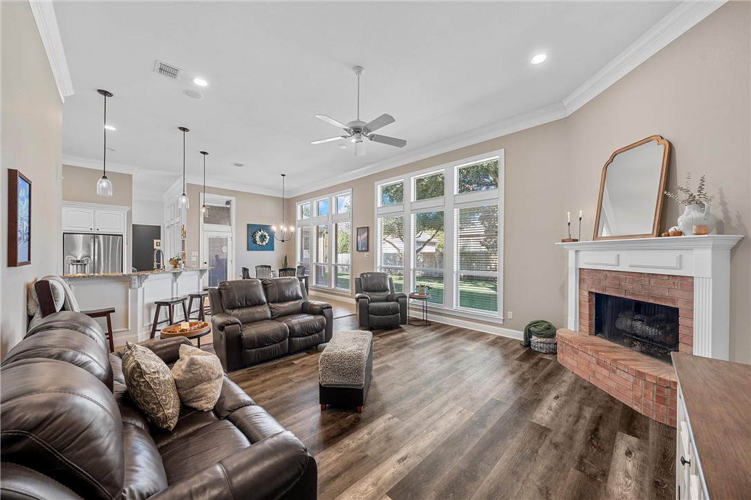 205 Ranchgate Trail , McGregor, TX, 76657 | 225938 | Realty Texas LLC