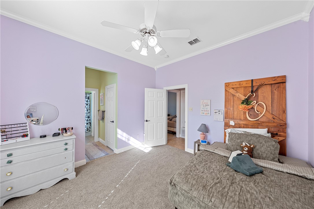 205 Ranchgate Trail , McGregor, TX, 76657 | 225938 | Realty Texas LLC