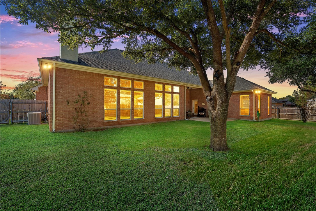 205 Ranchgate Trail , McGregor, TX, 76657 | 225938 | Realty Texas LLC