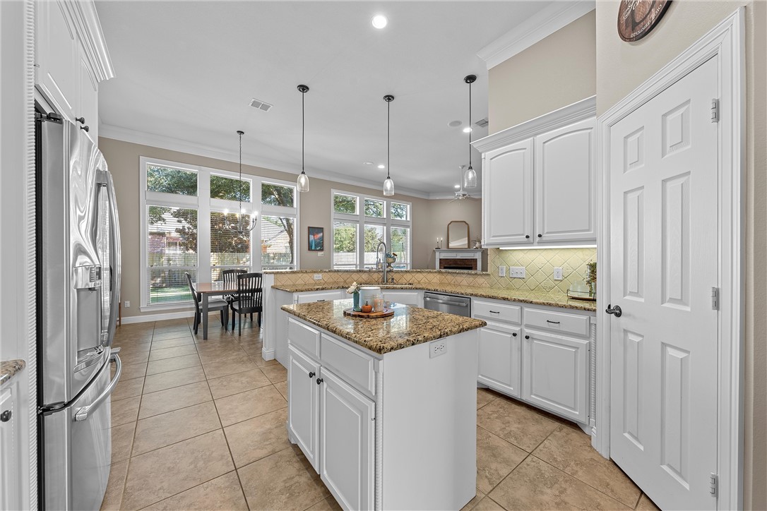 205 Ranchgate Trail , McGregor, TX, 76657 | 225938 | Realty Texas LLC
