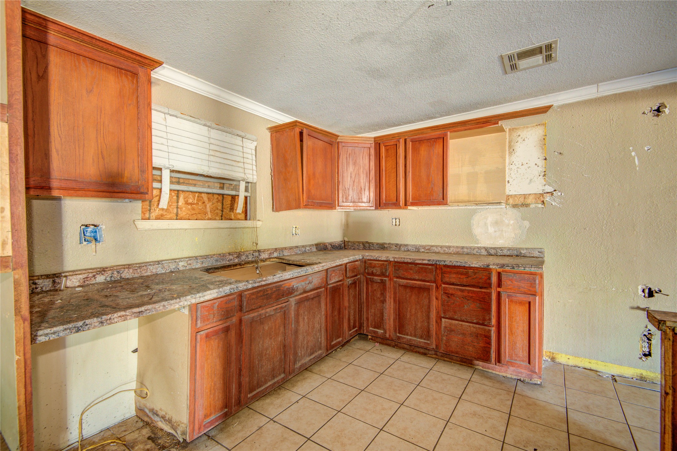 1719 W 9th Street , Freeport, TX, 77541 | 15415408 | Realty Texas LLC