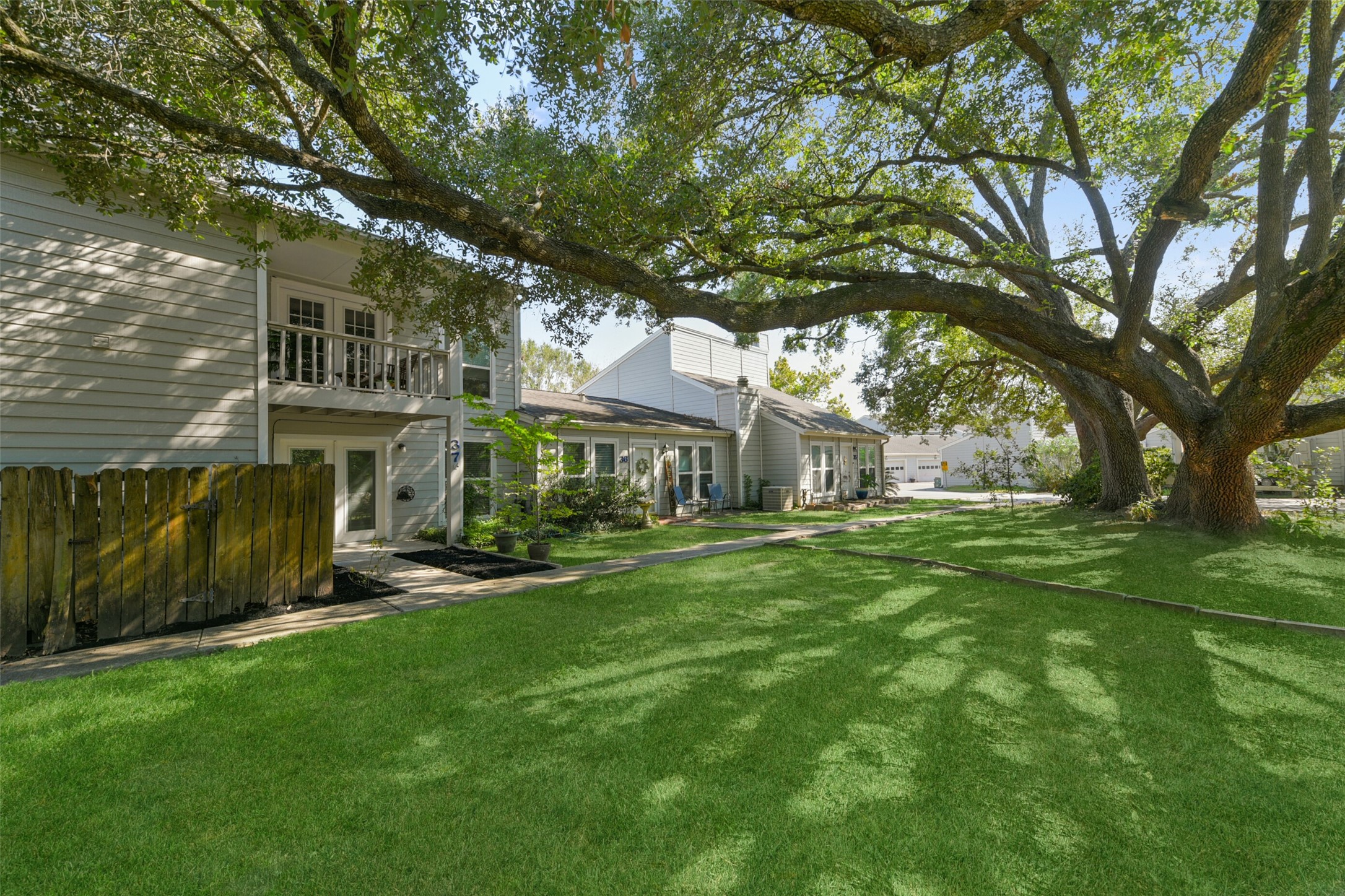 37 Hideaway Drive , Friendswood, TX, 77546 | 3029794 | Realty Texas LLC