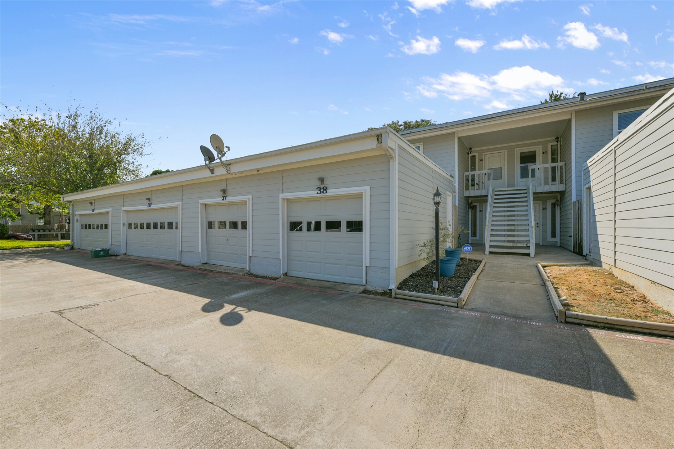 37 Hideaway Drive , Friendswood, TX, 77546 | 3029794 | Realty Texas LLC