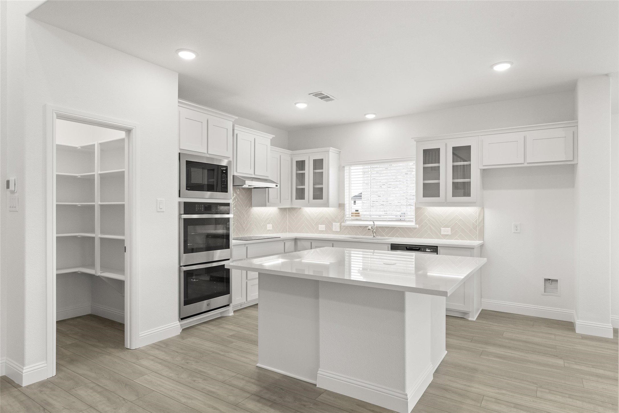 1609 Elle Lane , Aubrey, TX, 76227 | 20755308 | Realty Texas LLC